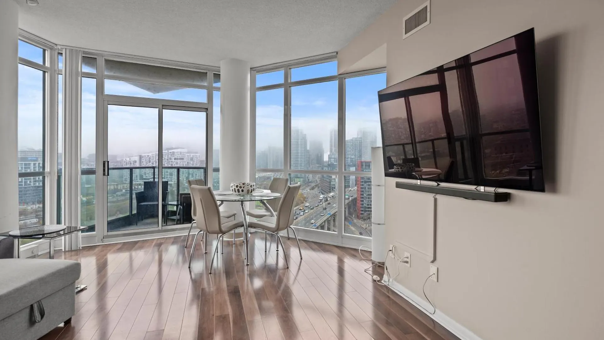 Globalstay Atlantis At Waterpark City Condos Toronto 0*,  Canada