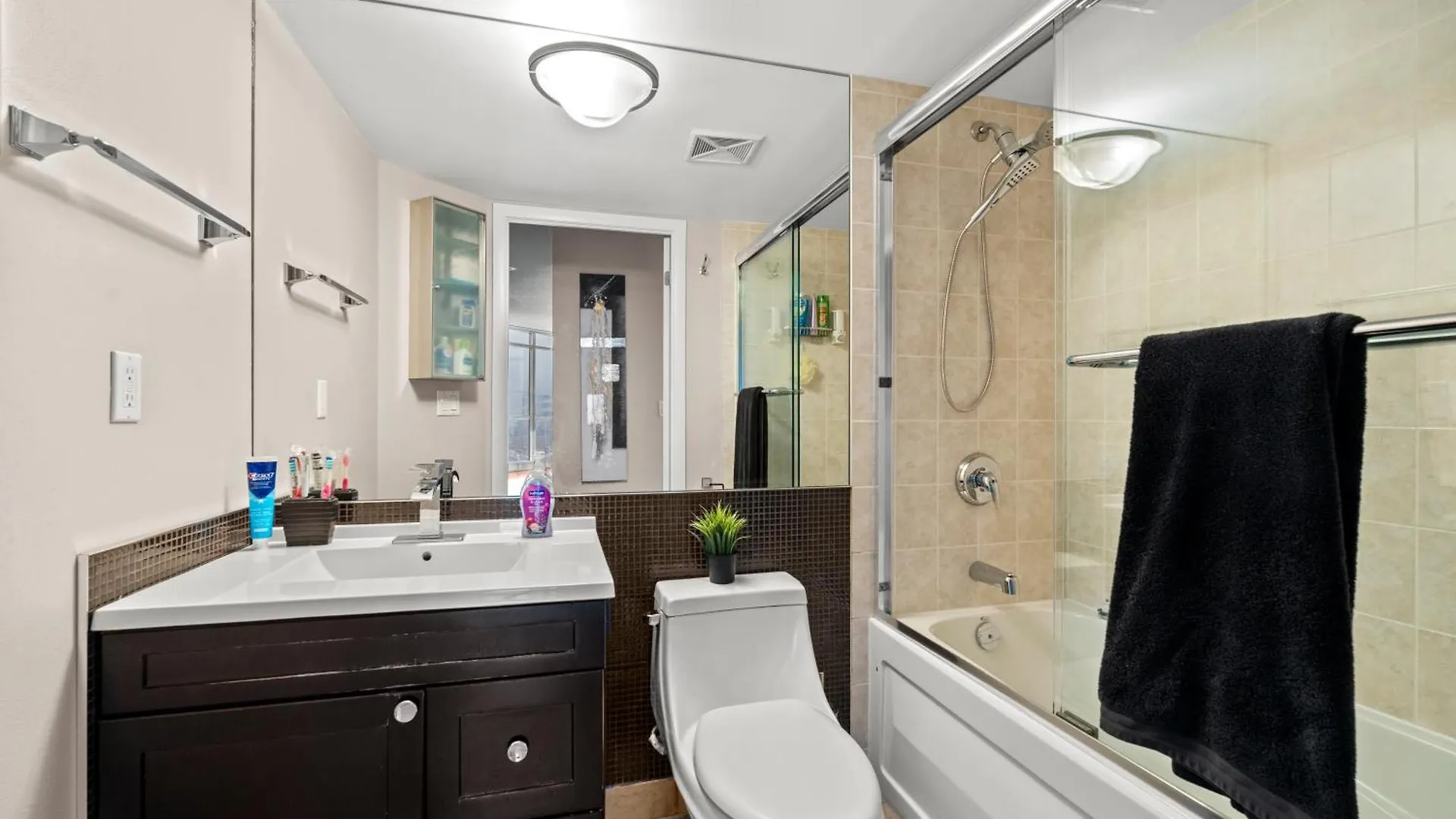 Globalstay Atlantis At Waterpark City Condos Toronto Apartment