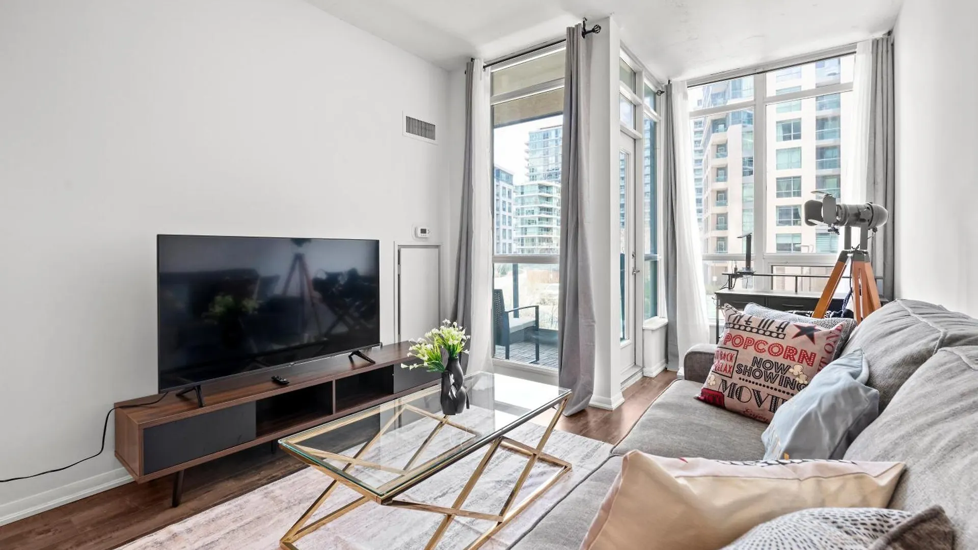 Globalstay Atlantis At Waterpark City Condos Toronto Apartment